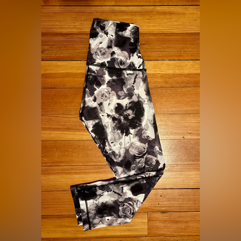 Lululemon Athletica Black and White Floral Leggings